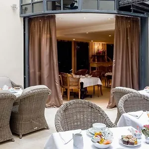 Otel Chateaubriand, Paris